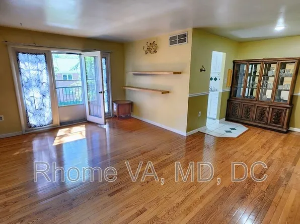 9473 Fairfax Blvd APT 301, Fairfax, VA 22031