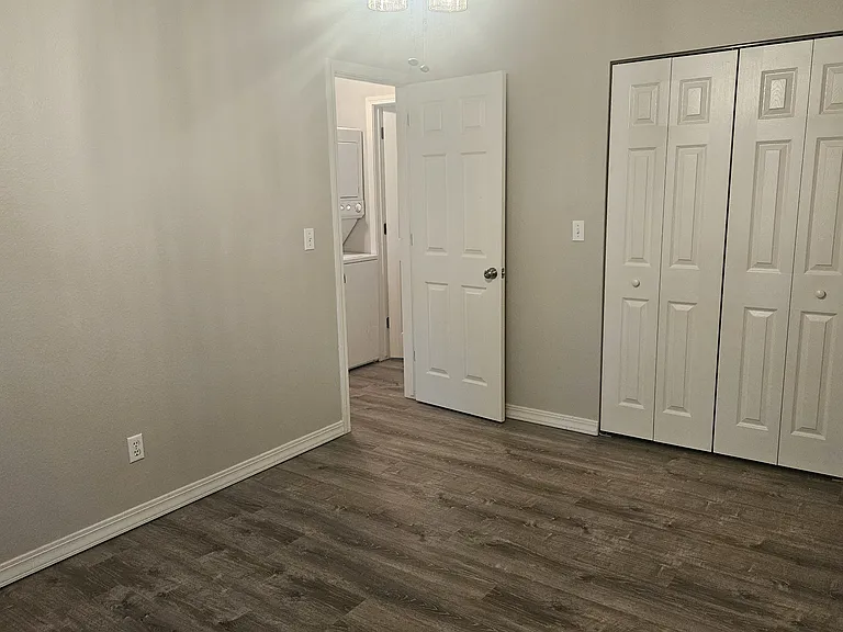 15 Woodsdale Dr #3 — Photo 17