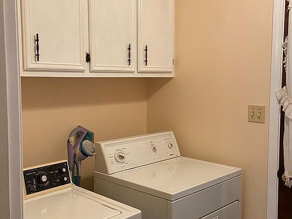 3rd image of 2782 Oxford Pl