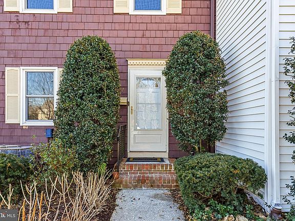 3rd image of 635 E Main St #7