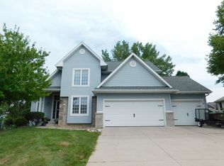 5854 Robin Rd, Pleasant Hill, IA 50327