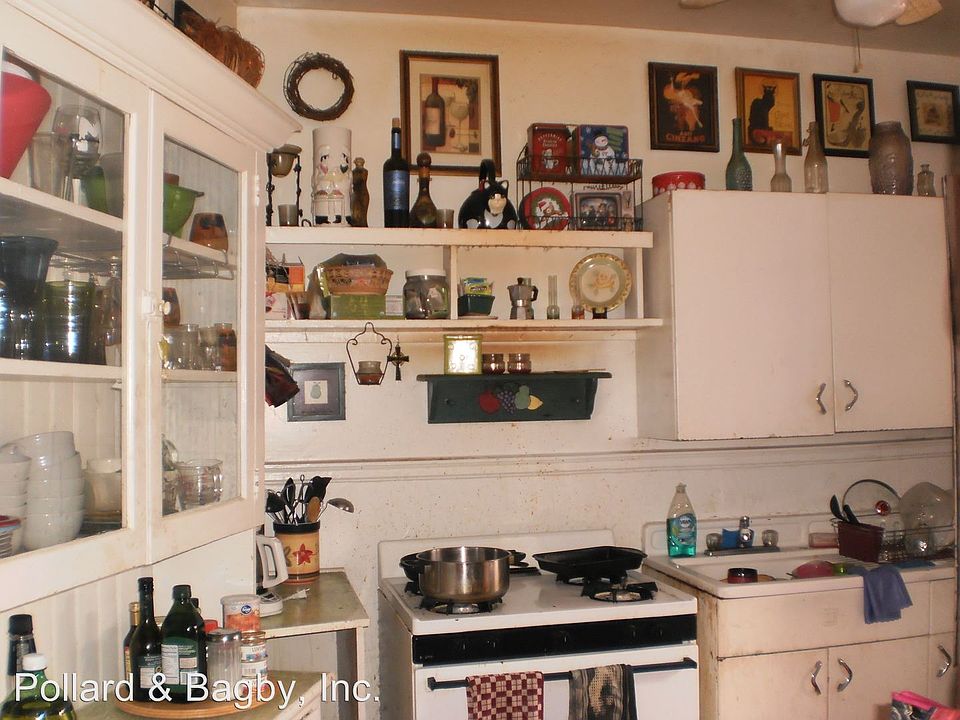 2nd image of 217 S Boulevard APT 11