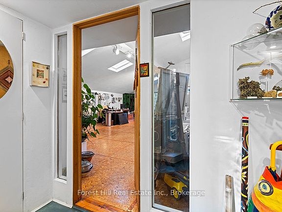 3rd image of 15 Hill St