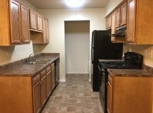 202 Silverbrook Ln APT 304, Virginia Beach, VA 23462