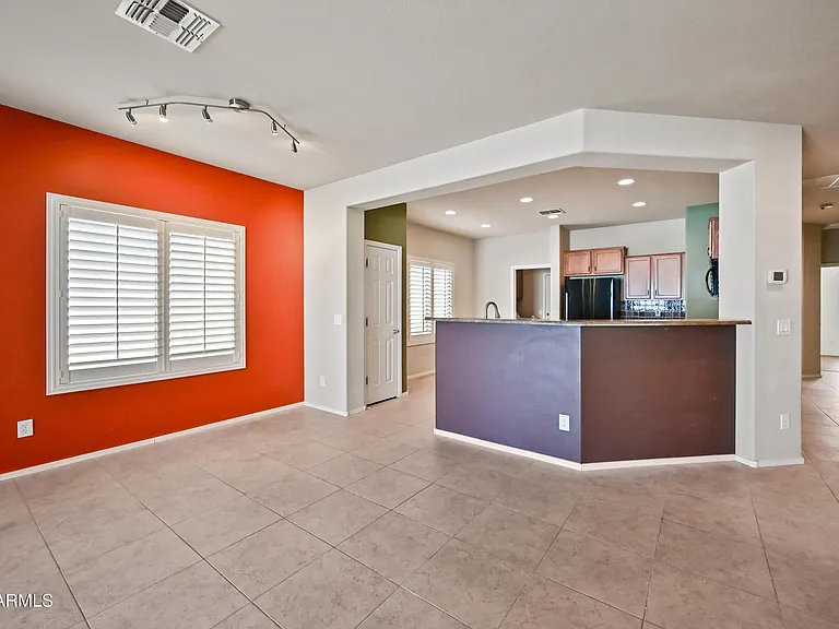 26182 W Tonto Ln — Photo 6