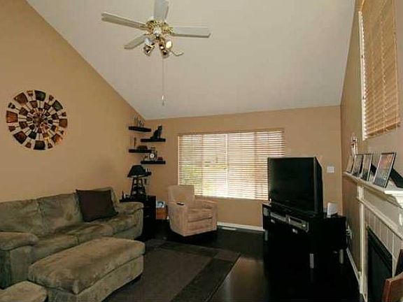 3rd image of 9429 Ironwood Ln