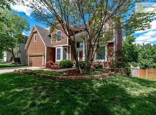 5417 Roundtree St, Shawnee, KS 66226