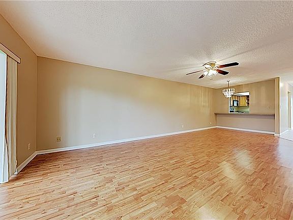 3rd image of 201 Saint Lucie Ln APT 203