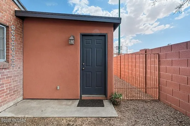 1308 E Spring St — Photo 24