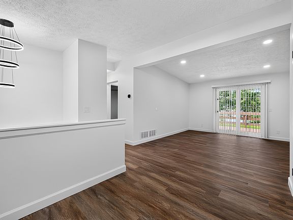 5th image of 642 Swan Dr