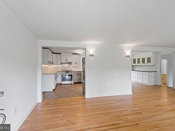 5th image of 2806 Duvall Rd