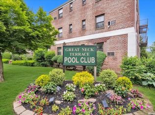 6 Terrace Cir APT 2H, Great Neck, NY 11021