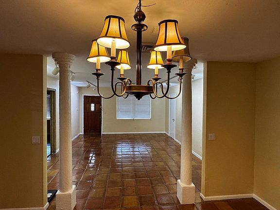 3rd image of 319 Sunset Rd APT A