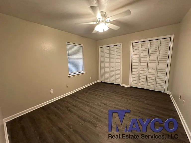 Grand Oaks Apartment Homes — Photo 14