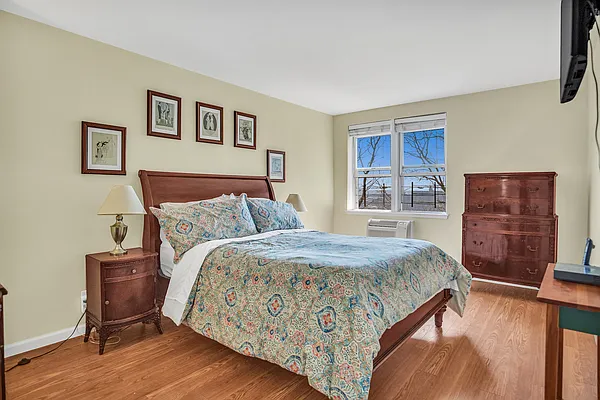 Sold by Compass | media 6