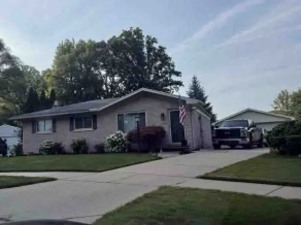 39701 Deepwood St, Canton, MI 48188