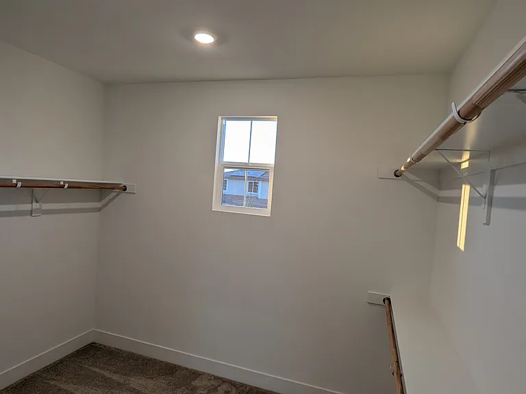 138 W Adriana Dr — Photo 17