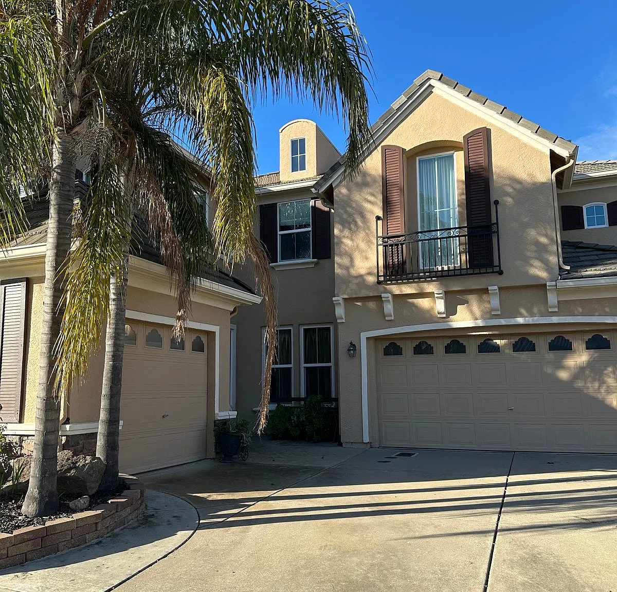 5 bed, 3198 sqft, $4,200 — Photo 3