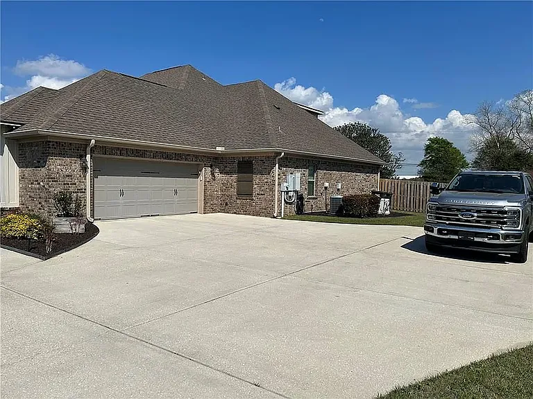 10937 Warrenton Rd — Photo 2