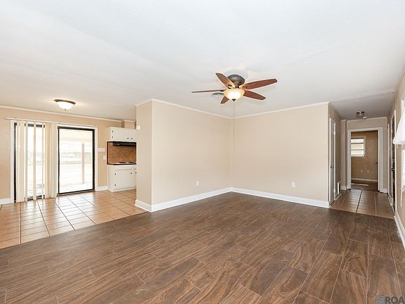 4th image of 1826 W Catalpa Dr