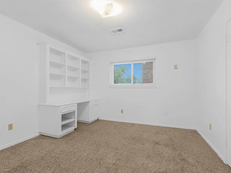 1122 Rhine Ln — Photo 24