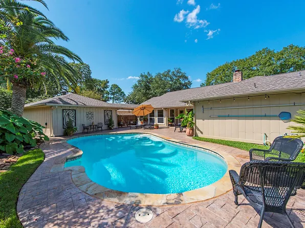 15814 Crestbrook Dr, Houston, TX 77059