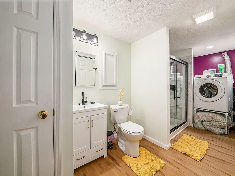 8911 Garrett St — Photo 25