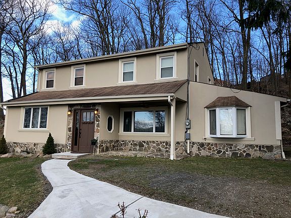 3rd image of 121 Glenside Trl