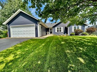 622 Dickerson Dr, Winnebago, IL 61088