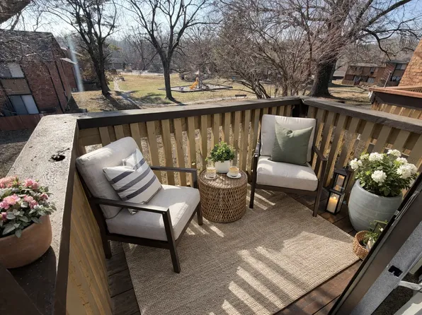3585 Pershall Rd, Saint Louis, MO