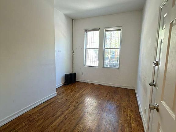5th image of 188 Suydam St APT 1R