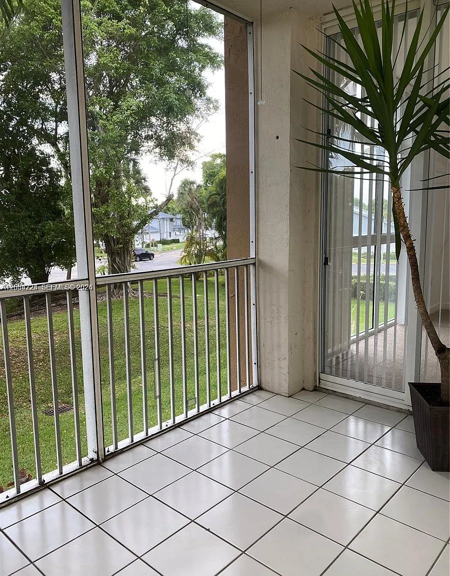 Doral House Condo No 2 — Photo 4