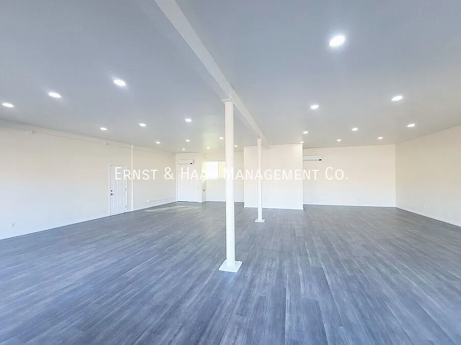 Fantastic Opportunity - Retail/Commercial Storefront on Busy Alondra Blvd! — Photo 3