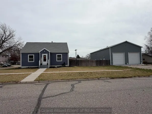 247 4th St, Hampton, NE 68843
