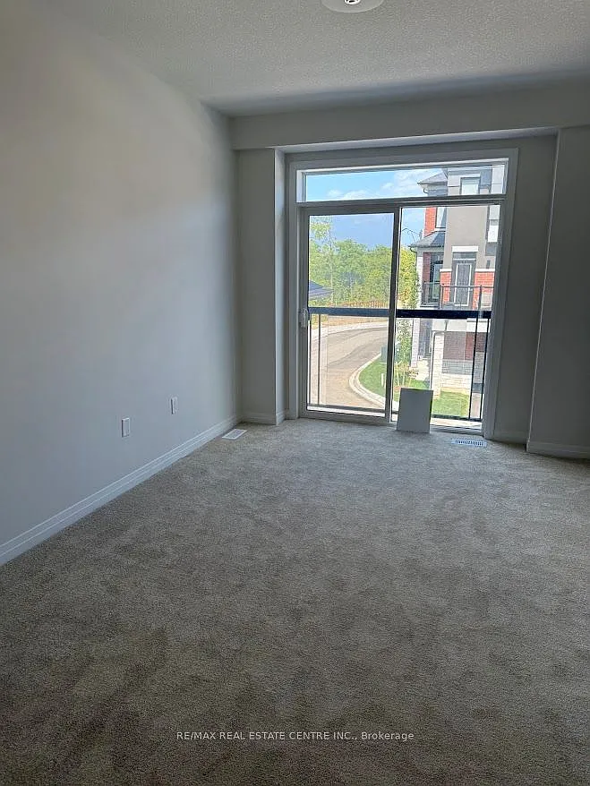 3 bed, $2,100 — Photo 2