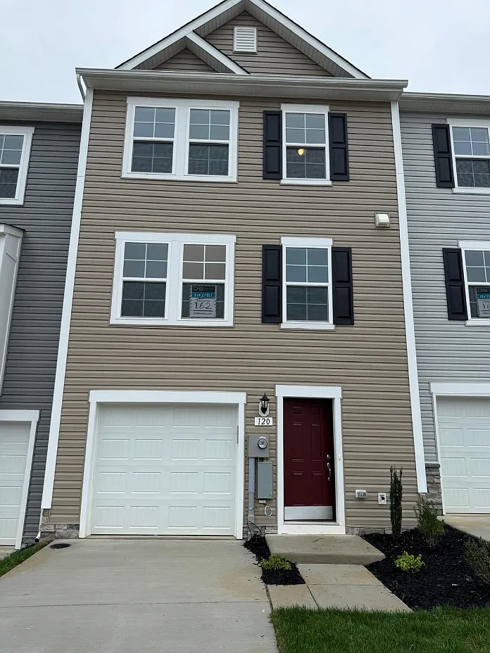 3 bed, 2042 sqft, $2,000 — Photo 1