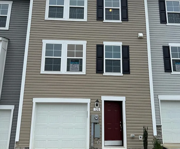 120 Tuxford Rd — Photo 1