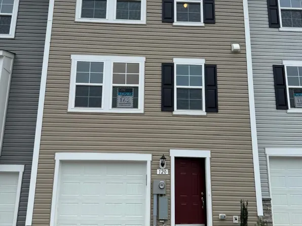 120 Tuxford Rd, Falling Waters, WV 25419