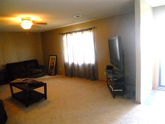 4th image of 502 Palomino Ln