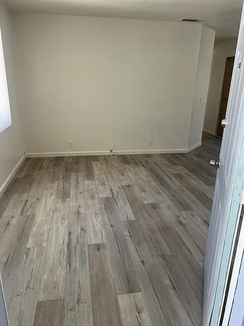 3 bed, 1000 sqft, $2,550 — Photo 3