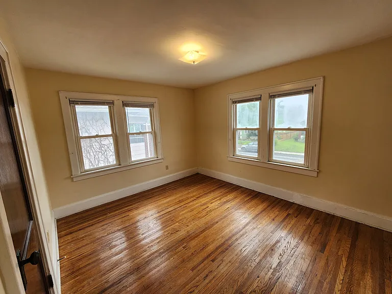 2842 Indianola Ave — Photo 9