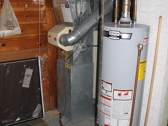 3rd image of 2032 W 4th St