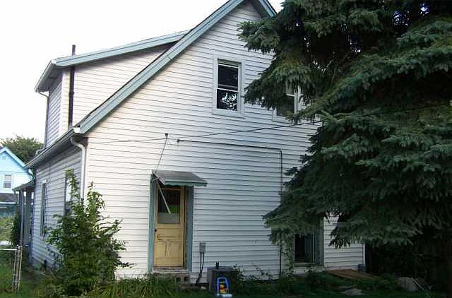 2nd image of 122 S Neal Ave