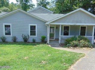 11002 Wooded Lake Ct, Louisville, KY 40299