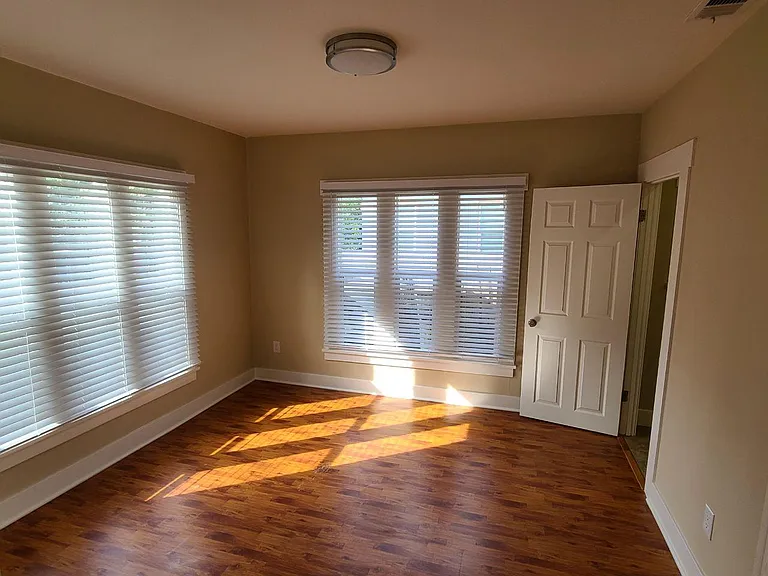 1421 Rock Glen Ave — Photo 5