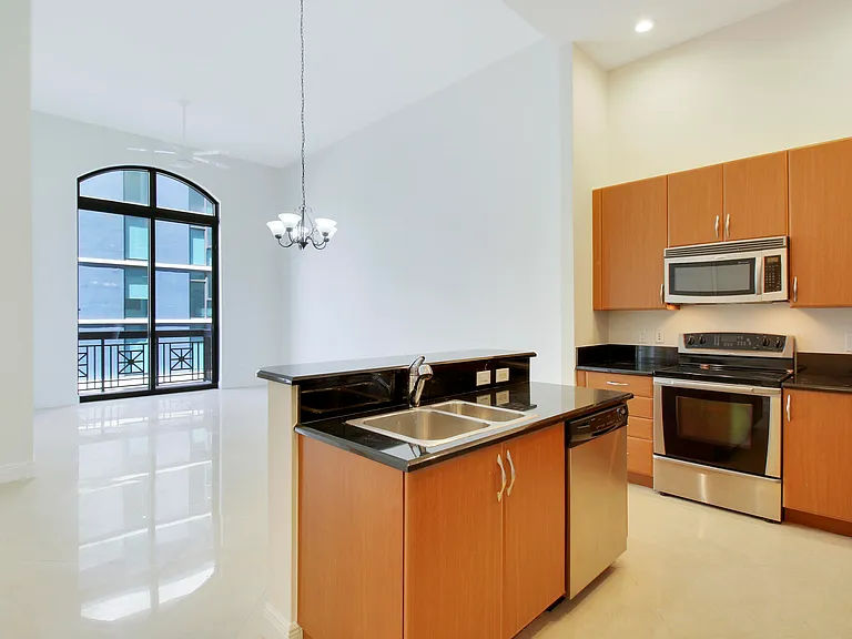 701 S Olive Ave #316 — Photo 2