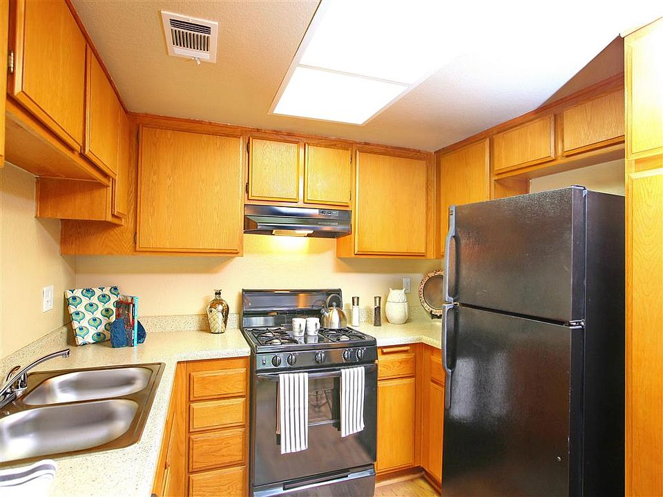 1st image of 106 W Pennsylvania Ave #802
