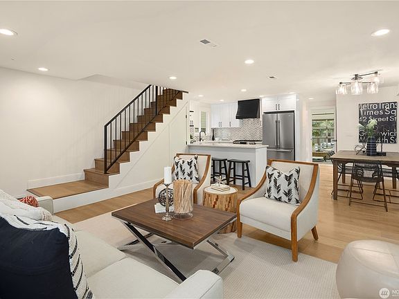 3rd image of 454 7th Ave S