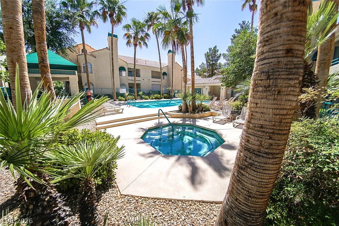 2 bed, 2.0 bath, 1012 sqft, $1,550 — Photo 4