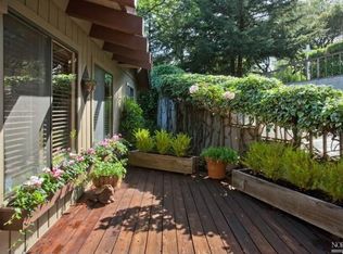 2216 Sunrise Ave, Santa Rosa, CA 95409